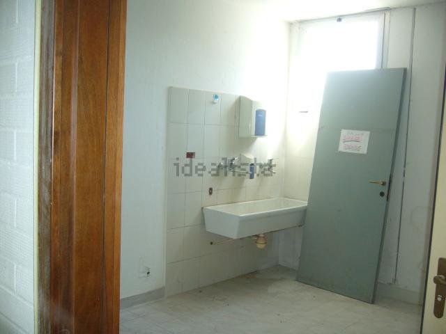 Capannone in affitto a Unione dei comuni del Distretto Ceramico, Fiorano Modenese