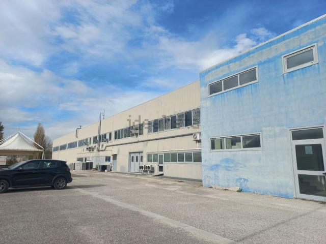 Capannone in affitto a Tornimparte, Abruzzo