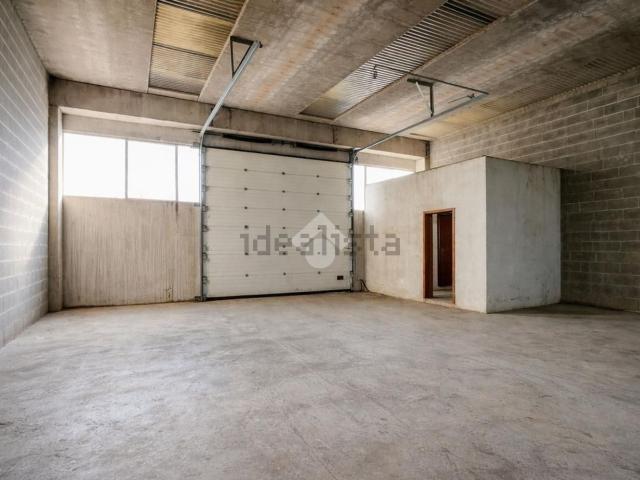Capannone in affitto a Pianengo, Lombardia