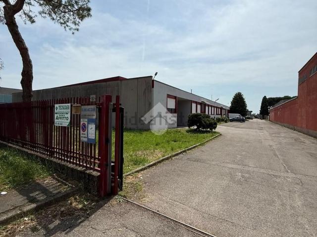 Capannone in affitto a San Vittore Olona, Lombardia