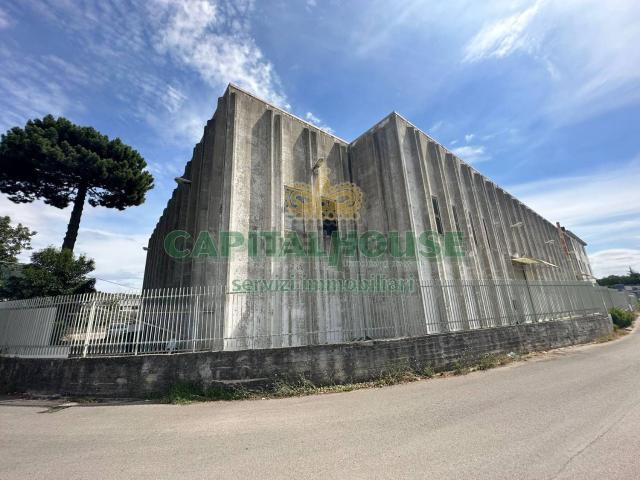 Capannone in affitto a Torrette, Mercogliano