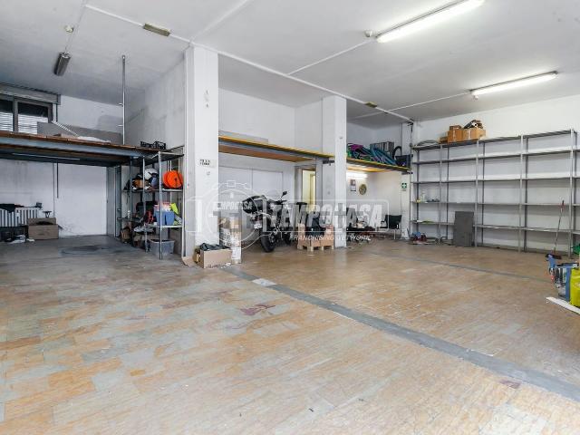 Capannone in affitto a Municipio 9, Milano