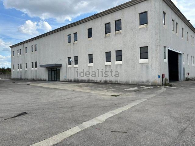 Capannone in affitto a Cartiera-Stazione, Ferentino