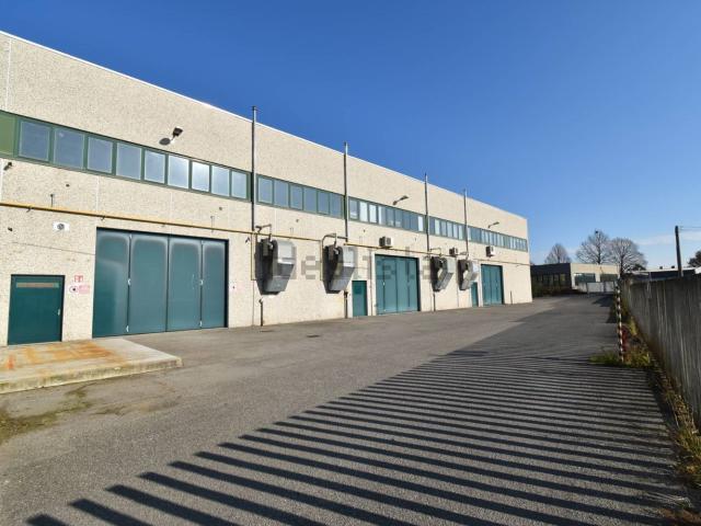 Capannone in affitto a Robbiate, Lombardia