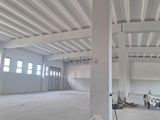 Capannone in affitto a Tresinaro - Secchia, Re