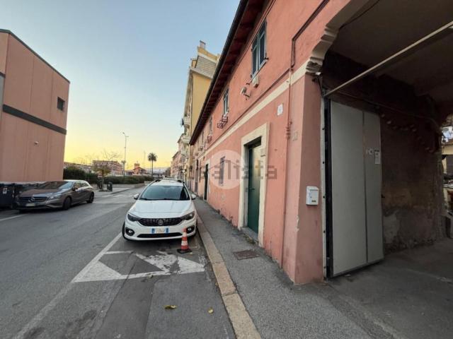 Capannone in affitto a Medio Ponente, Serra Riccò