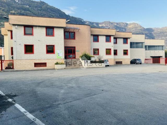 Capannone in affitto a Comunità montana della valle Camonica, Esine