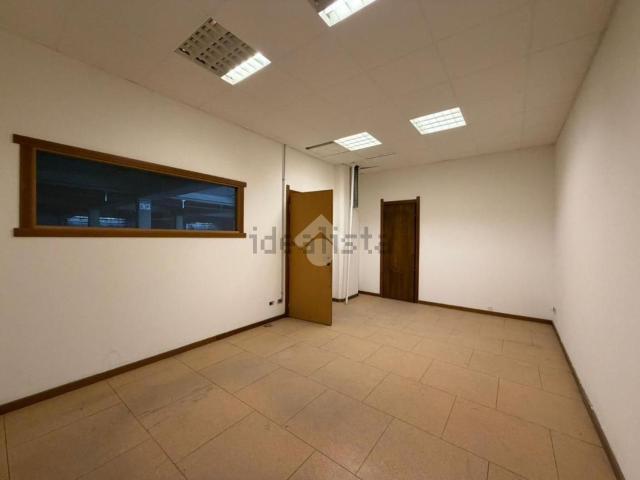 Capannone in affitto a Pedrengo, Lombardia