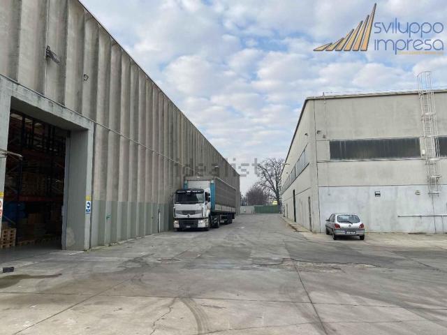 Capannone in affitto a Agrate Brianza, Lombardia