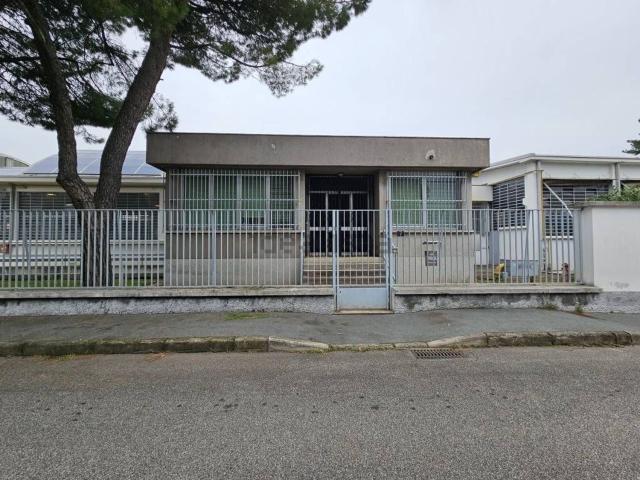 Capannone in affitto a Oltresempione, Legnano