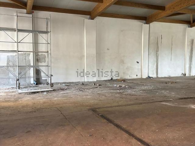 Capannone in affitto a Le Badie, Prato