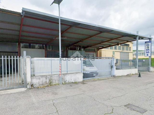 Capannone in affitto a Nord-Est, Brenzone