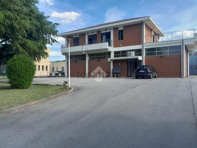 Capannone in affitto a Cerasolo Ausa, Coriano