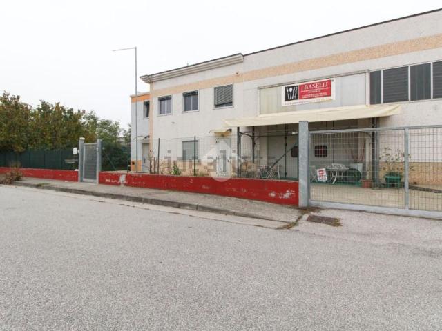 Capannone in affitto a Quinzano D'oglio, Lombardia