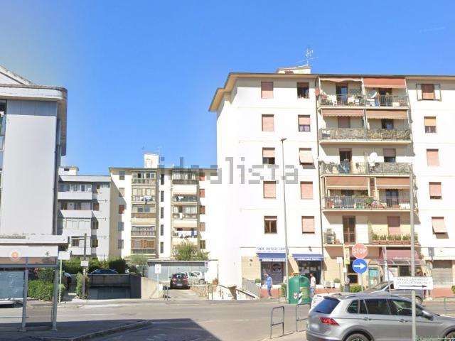 Capannone in affitto a Prato, Le Badie