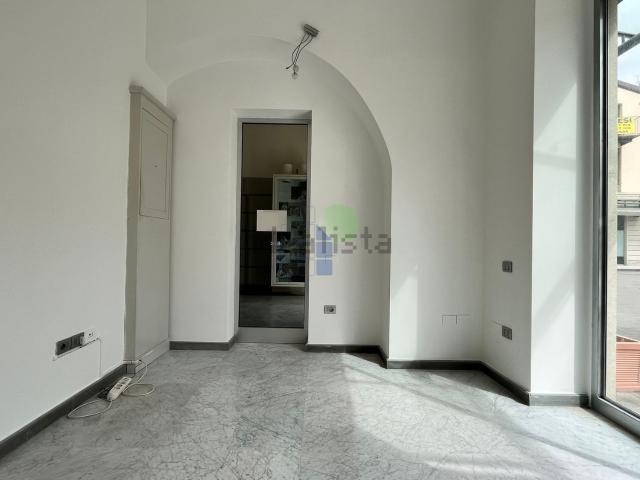 Capannone in affitto a Livorno, Toscana