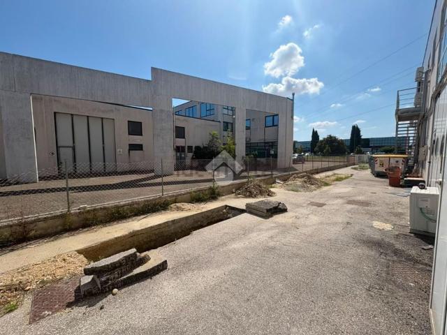 Capannone in affitto a Unione di comuni Valmarecchia, Santarcangelo Di