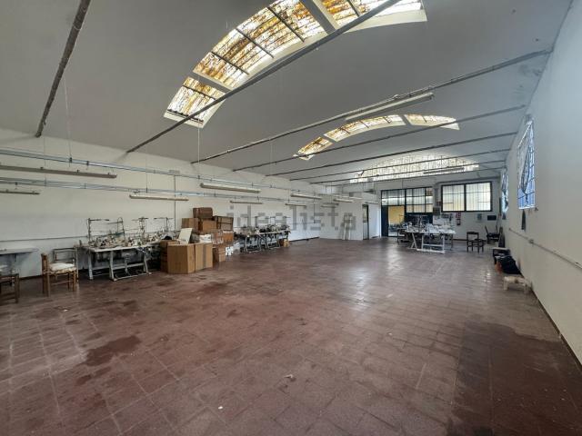 Capannone in affitto a Vergaio, Prato