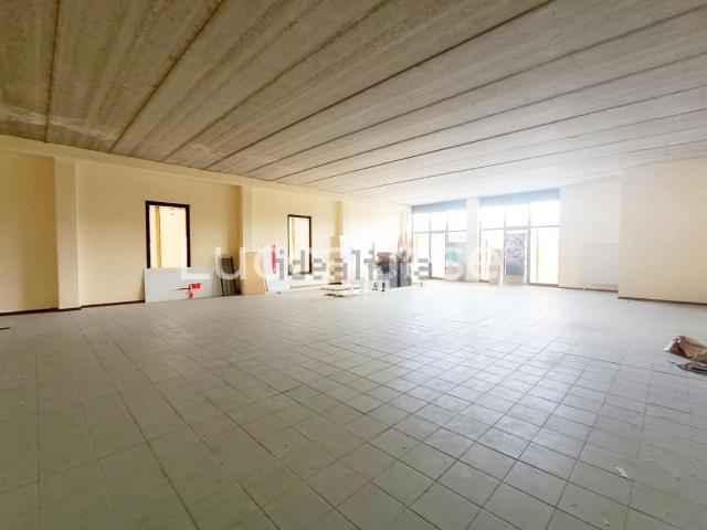 Capannone in affitto a Corte Dovichetti, Bagni Di Lucca Ponte