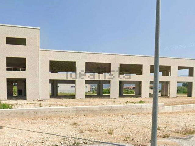 Capannone in affitto a Avezzano, Abruzzo