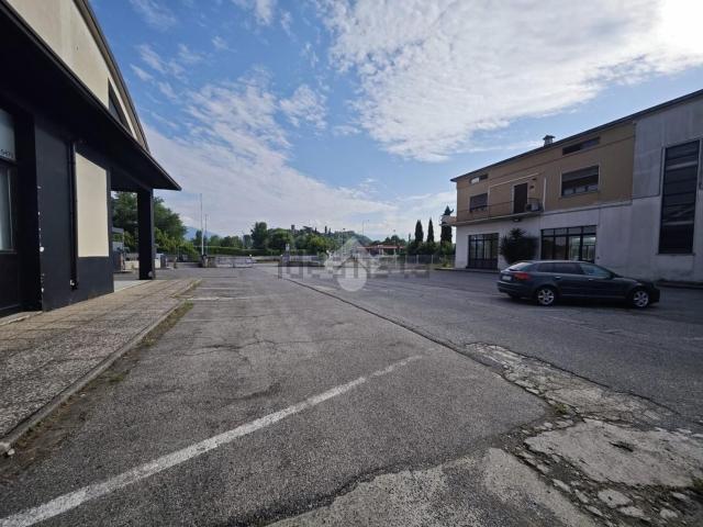 Capannone in affitto a Zona Ovest, Brescia