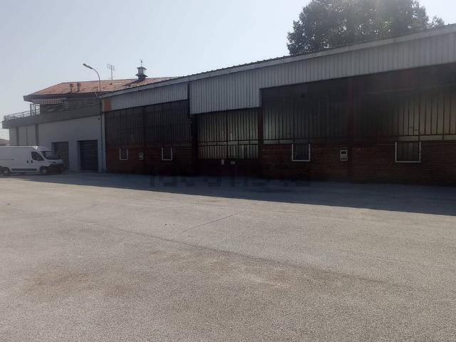 Capannone in affitto a Tetto Cavallo, Piemonte