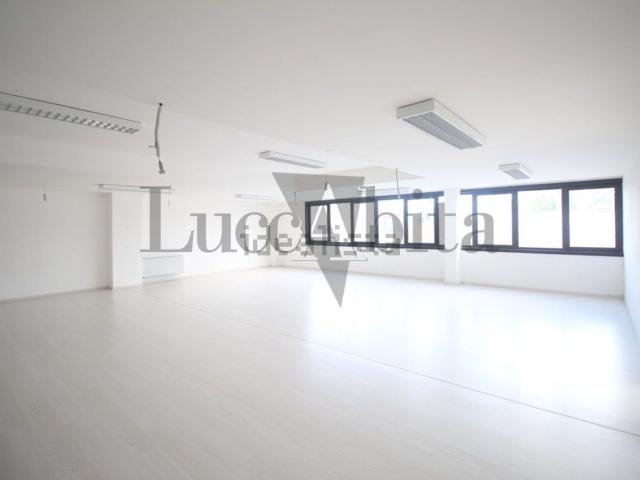 Capannone in affitto a Santissima Annunziata, Bagni Di Lucca Ponte