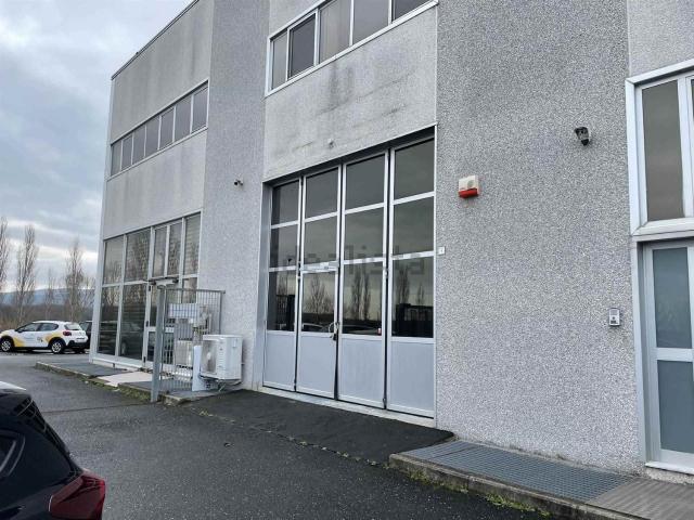 Capannone in affitto a Livorno, Toscana