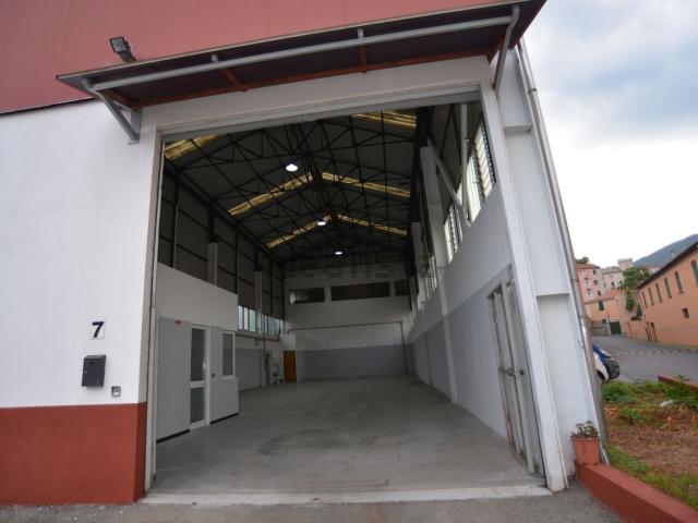 Capannone in affitto a Bossarino, Vado Ligure