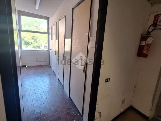 Capannone in affitto a Prione, Genova