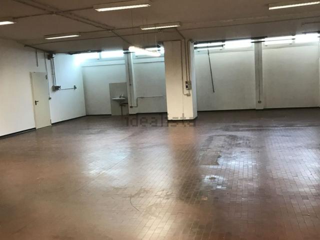 Capannone in affitto a Municipio 4, Milano