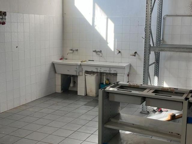 Capannone in affitto a Marche, Pesaro E Urbino