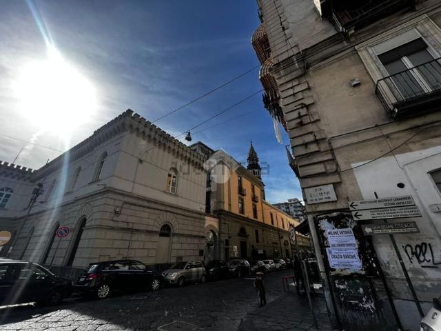 Capannone in affitto a Municipalità 2, Mercato
