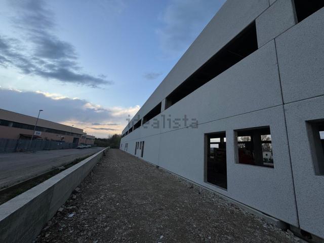 Capannone in affitto a Montesilvano, Abruzzo