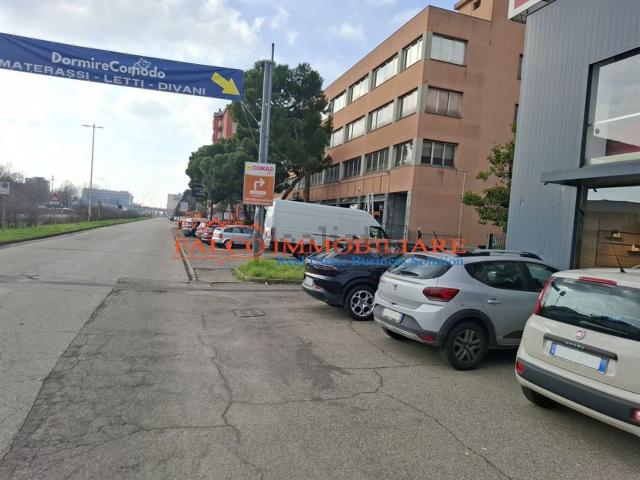 Capannone in affitto a Isola Rosa, Trezzano Sul Naviglio