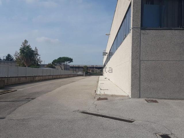 Capannone in affitto a Area Produttiva, Roma Capitale