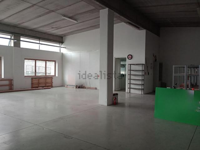 Capannone in affitto a Tetto Bovis, Piemonte