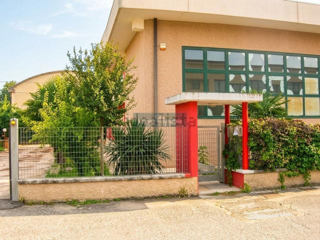 Capannone in affitto a Mancalacqua, Sona