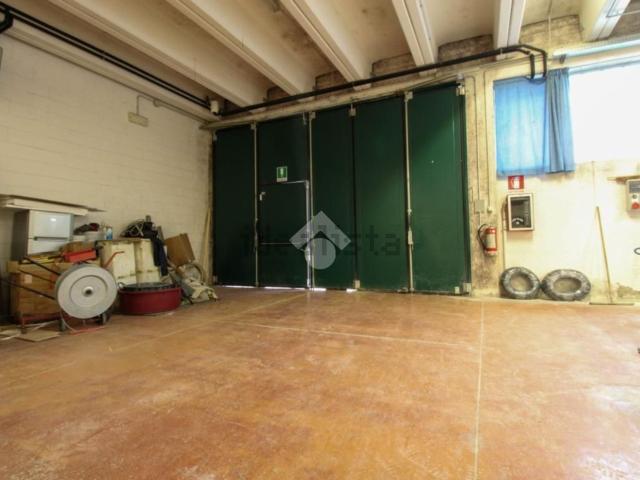 Capannone in affitto a Valbrembo, Lombardia