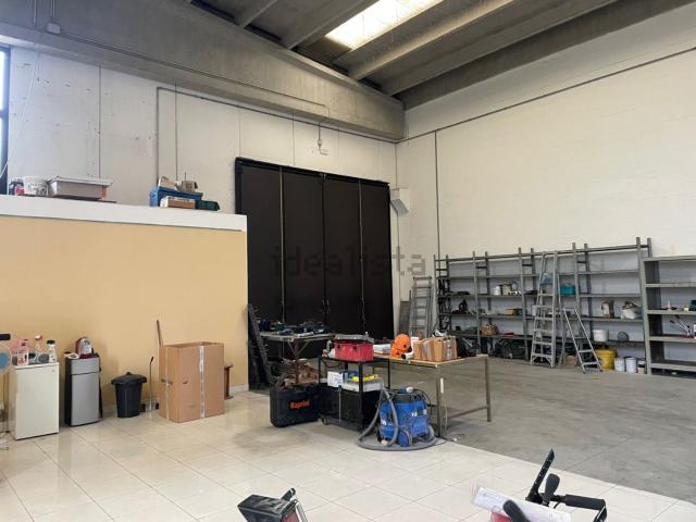 Capannone in affitto a Tresinaro - Secchia, Re