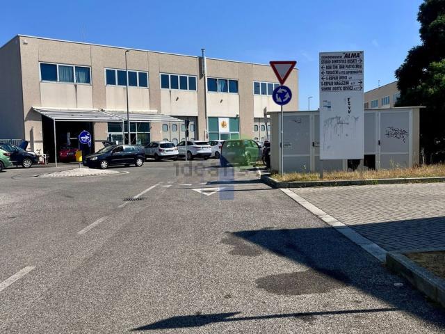 Capannone in affitto a Livorno, Toscana