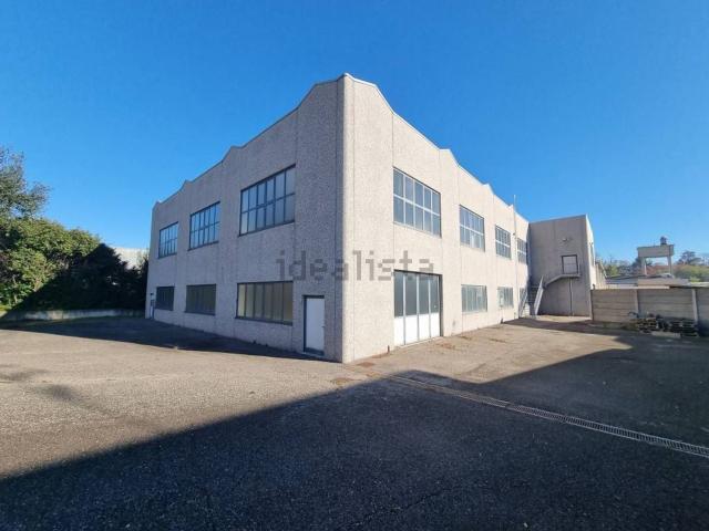 Capannone in affitto a Oggiona, Oggiona Con Santo Stefano