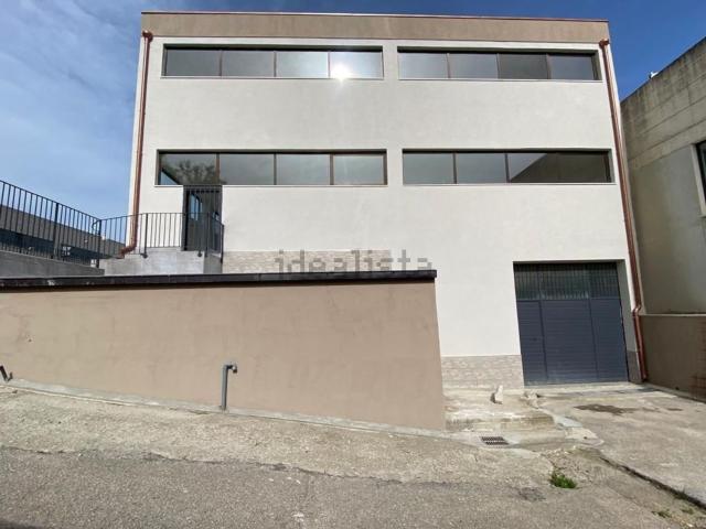 Capannone in affitto a Termoli, Molise