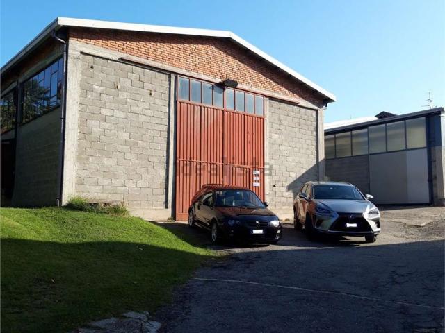 Capannone in affitto a Mustonate, Varese