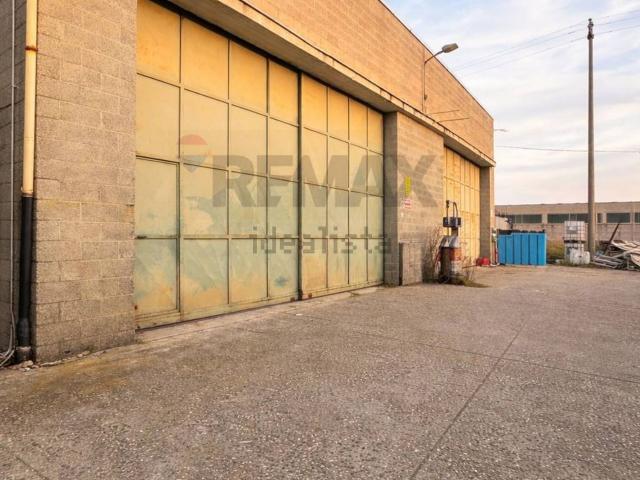 Capannone in affitto a Cascina Prato, Romagnano Sesia