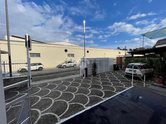 Capannone in affitto a Municipalità 6, Campania