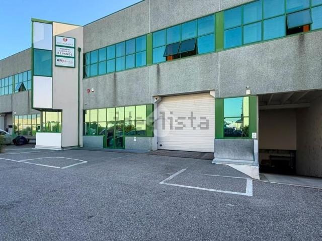 Capannone in affitto a Castiglione delle Stiviere, Mantova