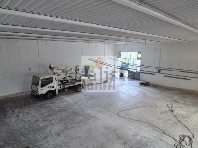 Capannone in affitto a Prato, Toscana