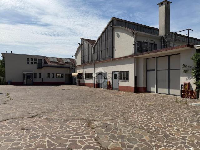 Capannone in affitto a Crocetta Del Montello, Veneto