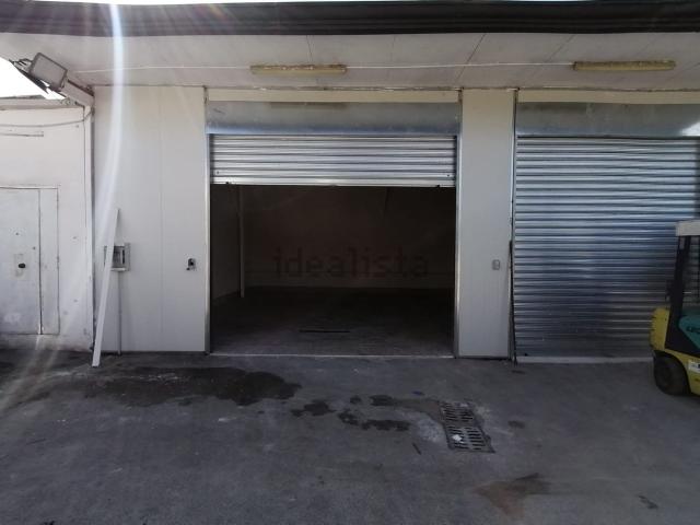 Capannone in affitto a Municipalità 9, Pisani